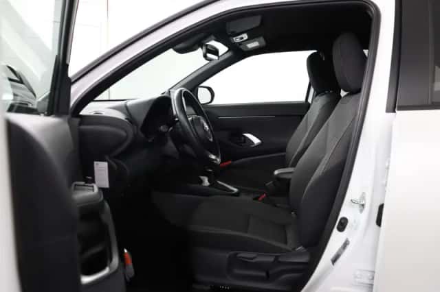 Toyota Yaris Cross (2023) thumbnail 5