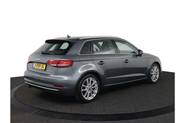 Audi A3 (2020) thumbnail 2