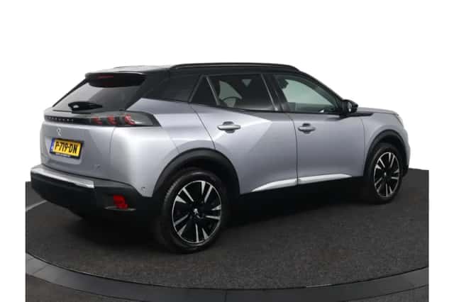 Peugeot e-2008 (2021) thumbnail 2