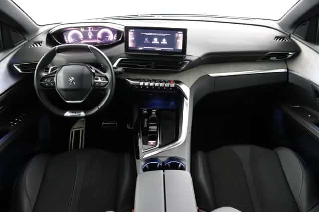 Peugeot 3008 (2023) thumbnail 4