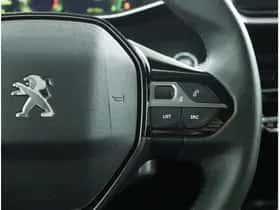 Peugeot 208 (2022) thumbnail 17