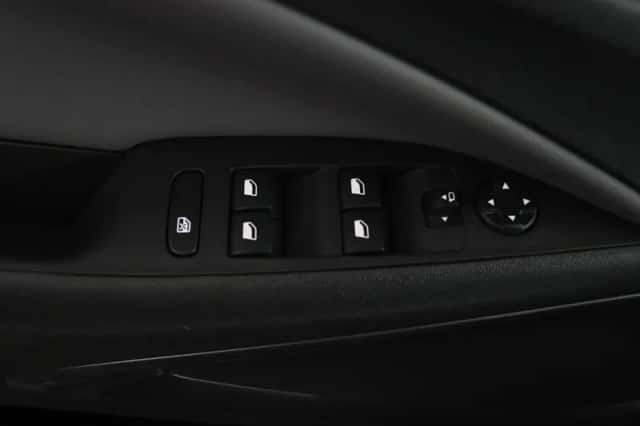 Opel Crossland X (2018) thumbnail 23
