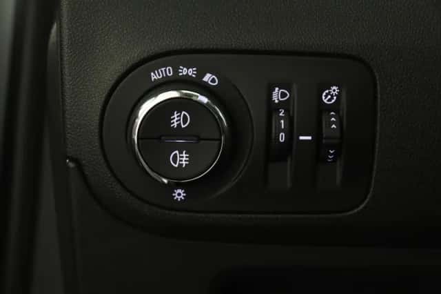 Opel Crossland X (2018) thumbnail 24
