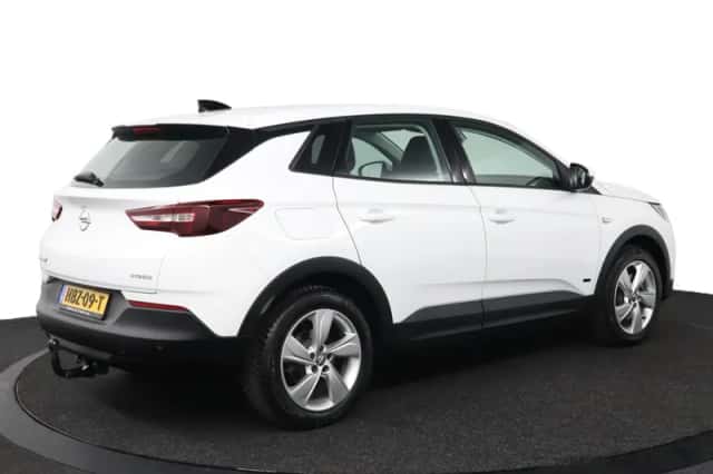 Opel Grandland X (2021) thumbnail 2