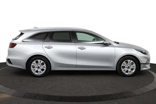 Kia Ceed Sportswagon (2024) thumbnail 11