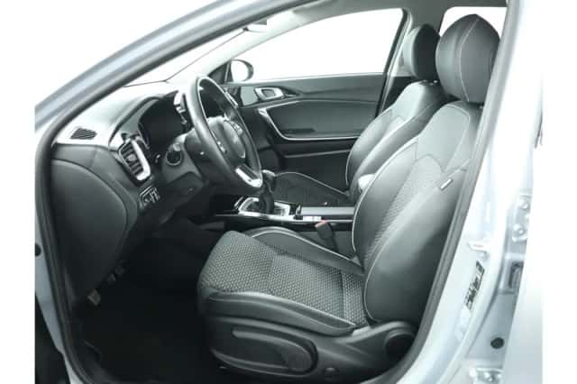Kia Ceed Sportswagon (2024) thumbnail 14