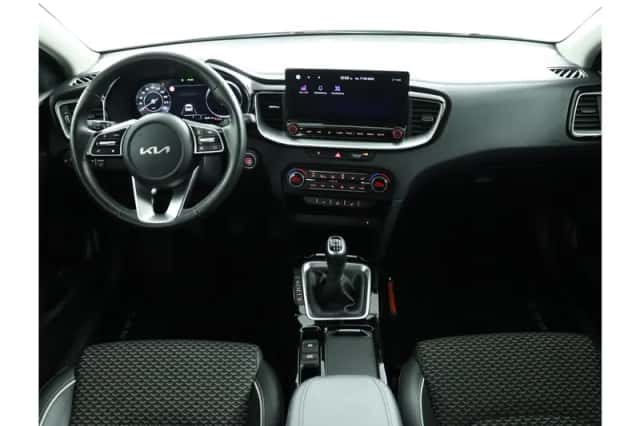 Kia Ceed Sportswagon (2024) thumbnail 4