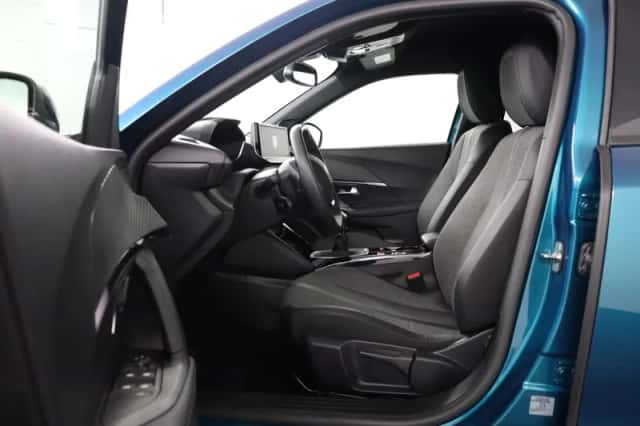 Peugeot 2008 (2025) thumbnail 5