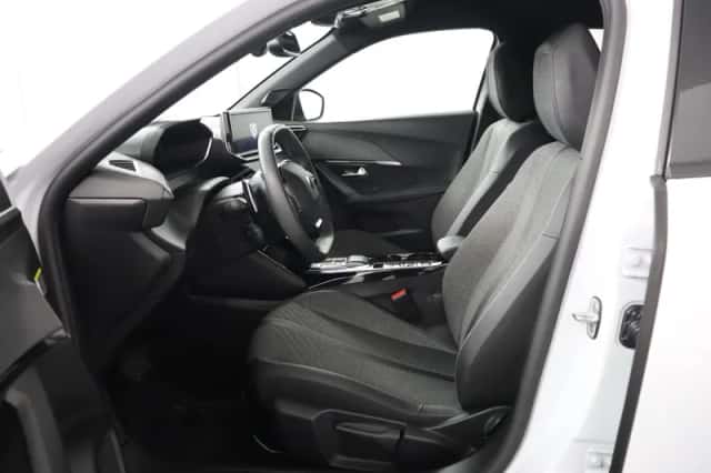 Peugeot 2008 (2025) thumbnail 5