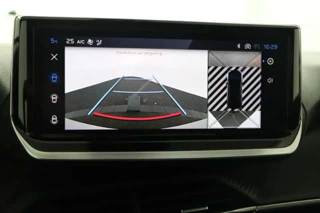 Peugeot 2008 (2025) thumbnail 9