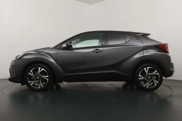 Toyota C-HR (2022) thumbnail 3