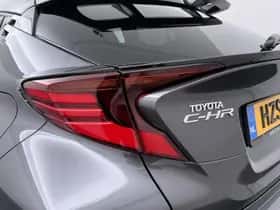 Toyota C-HR (2022) thumbnail 35