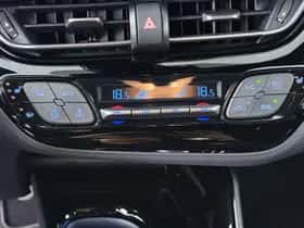 Toyota C-HR (2022) thumbnail 42