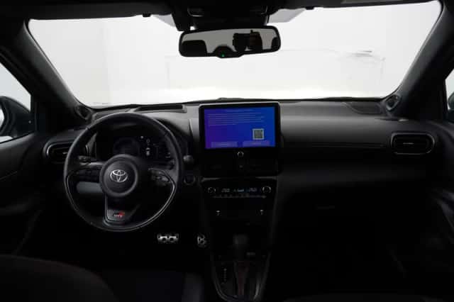 Toyota Yaris Cross (2024) thumbnail 4