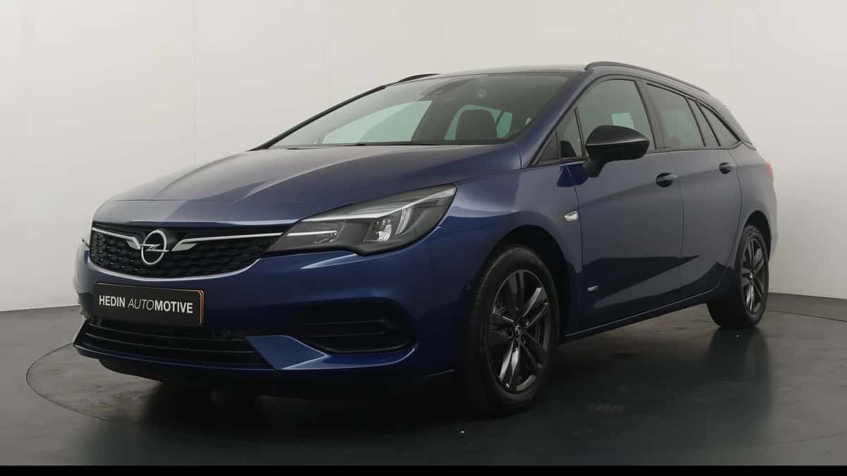 Opel Astra (2022) — foto 1