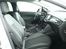 Opel Astra (2022) thumbnail 18