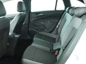 Opel Astra (2022) thumbnail 6