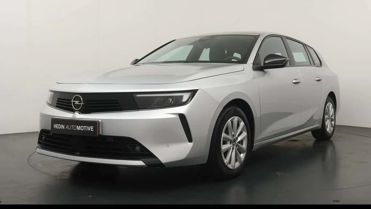 Opel Astra (2023) — foto 1