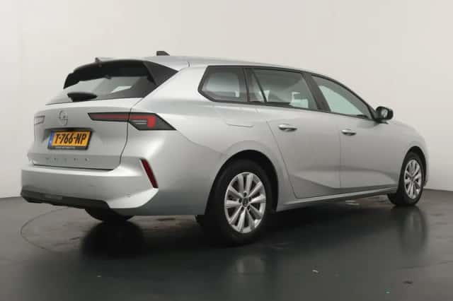 Opel Astra (2023) thumbnail 2
