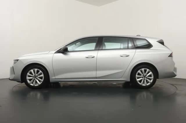Opel Astra (2023) thumbnail 3