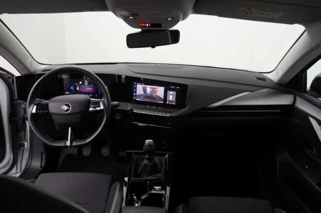 Opel Astra (2023) thumbnail 4