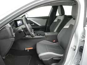 Opel Astra (2023) thumbnail 10