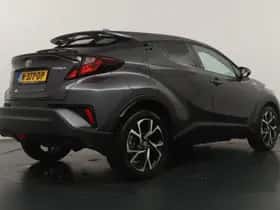 Toyota C-HR (2021) thumbnail 2