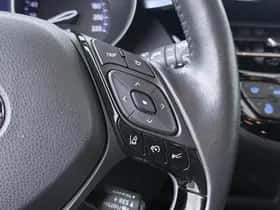 Toyota C-HR (2021) thumbnail 17