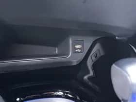 Toyota C-HR (2021) thumbnail 44