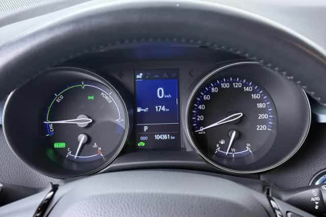Toyota C-HR (2021) thumbnail 6