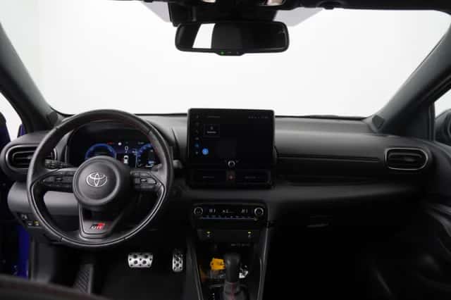 Toyota Yaris (2024) thumbnail 2