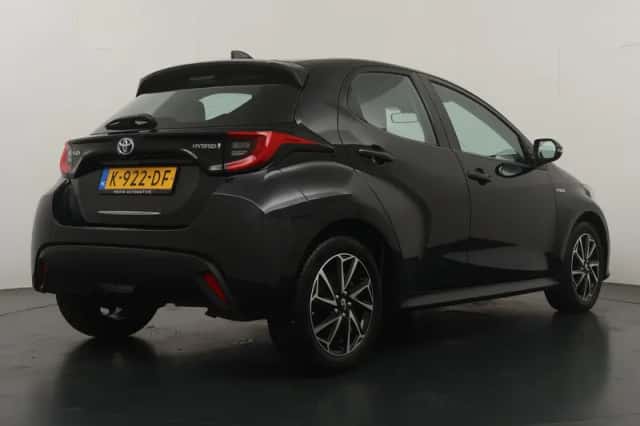 Toyota Yaris (2020) thumbnail 2