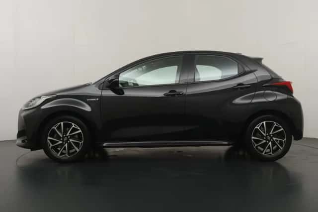 Toyota Yaris (2020) thumbnail 3