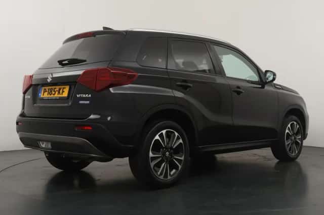 Suzuki Vitara (2022) thumbnail 2