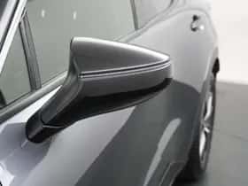Lexus LBX (2024) thumbnail 15