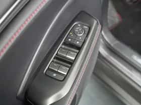 Lexus LBX (2024) thumbnail 23
