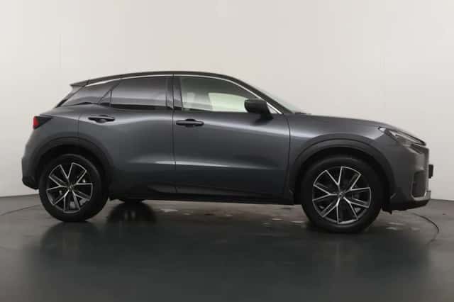 Lexus LBX (2024) thumbnail 6