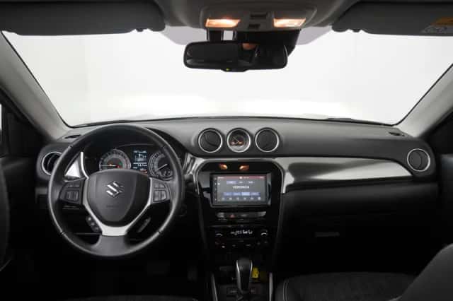 Suzuki Vitara (2022) thumbnail 4