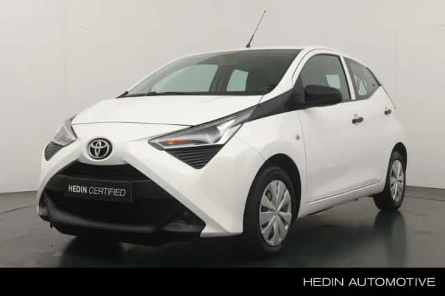 Toyota Aygo (2022) thumbnail 1