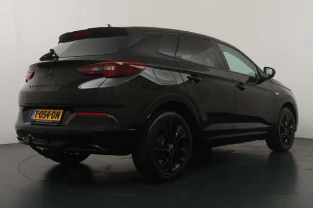 Opel Grandland (2023) thumbnail 2
