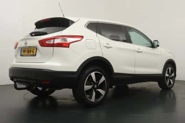 Nissan Qashqai (2016) thumbnail 2