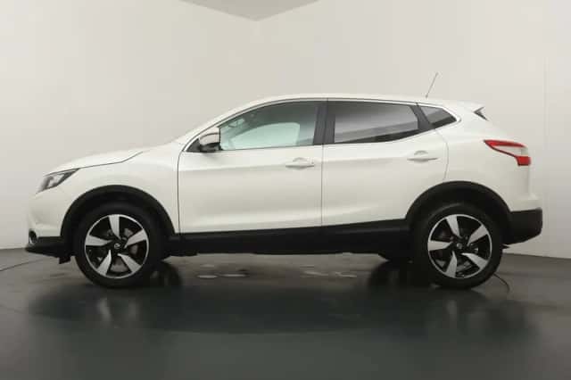 Nissan Qashqai (2016) thumbnail 3