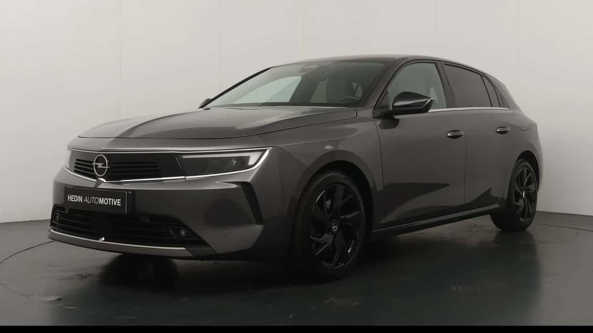Opel Astra (2022) — foto 1