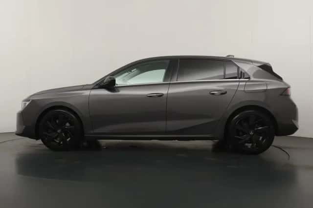 Opel Astra (2022) thumbnail 3