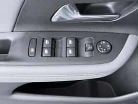 Opel Mokka-e (2022) thumbnail 24