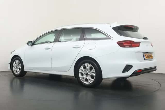 Kia Ceed Sportswagon (2024) thumbnail 3