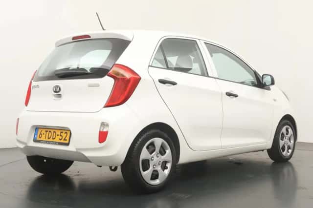 Kia Picanto (2014) thumbnail 2