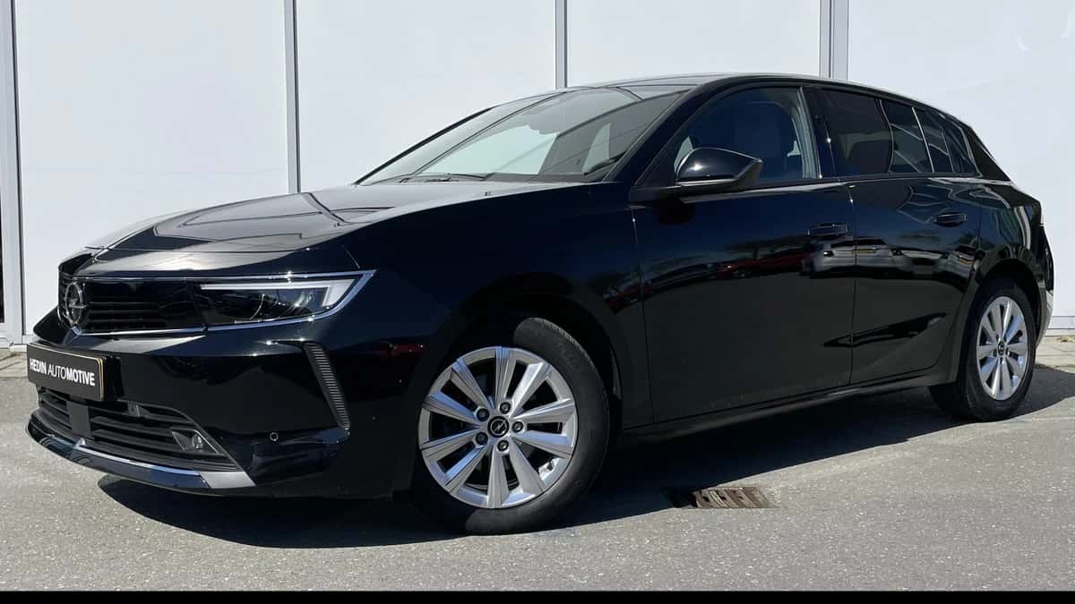 Opel Astra (2023) — foto 1