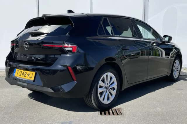 Opel Astra (2023) thumbnail 3