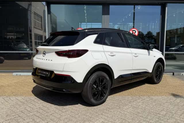 Opel Grandland (2024) thumbnail 2